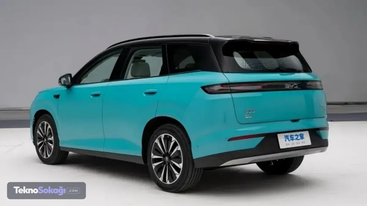 BYD Atto 3'ün Gelişmiş Yenisi: 5 Dakikada Yüzde 70 Şarj Olma Özelliği