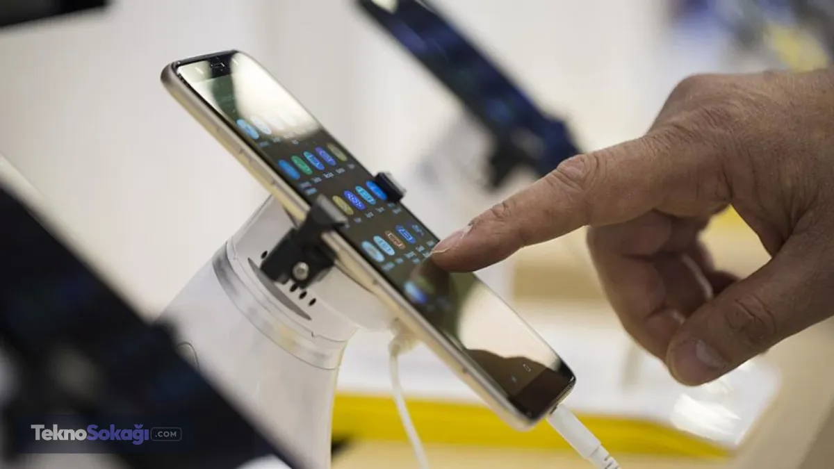 Gerçek kişilerin ve şahıs şirketlerinin üzerine kayıtlı sabit telefon hattı sayısı en fazla 15 ile sınırlandırıldı. Ayrıca kullanılmayan ve atıl durumda bekleyen numaraların ikinci kez tahsis edilmesine yönelik hakların da iptal edileceği açıklandı.