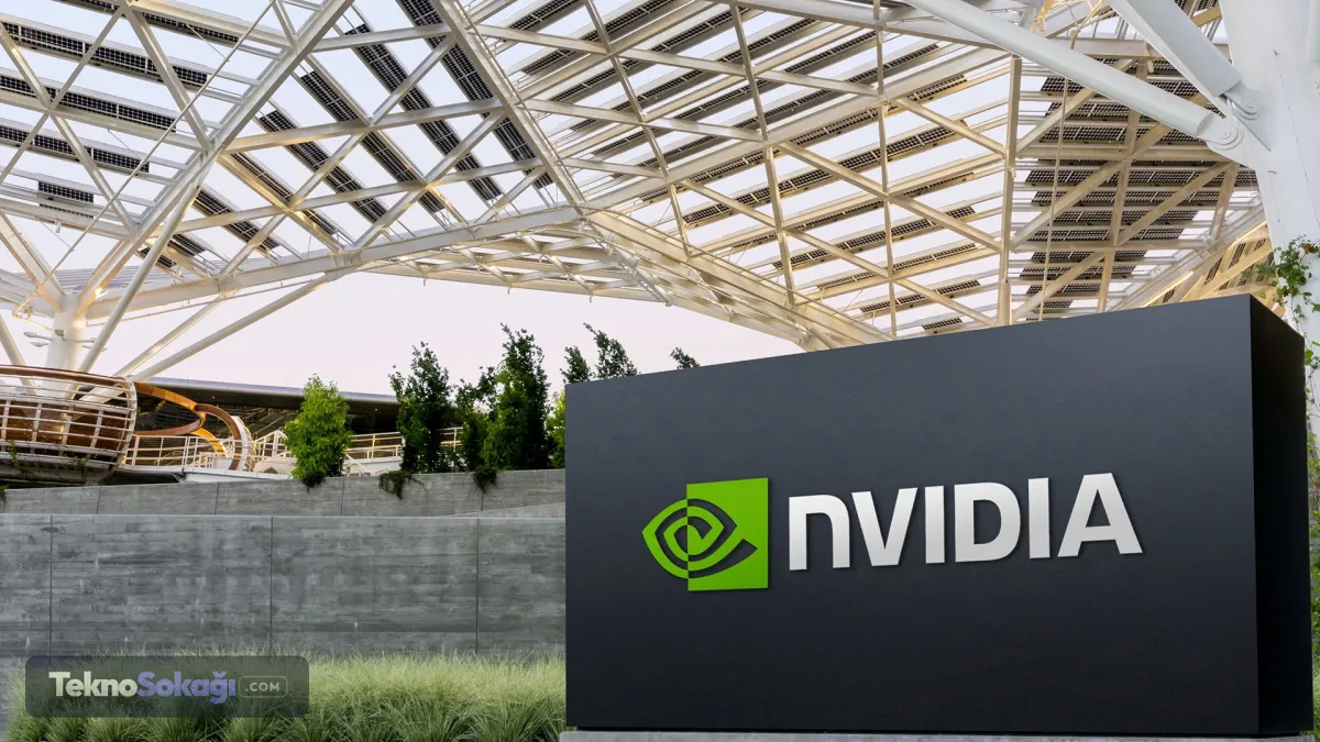 Küresel hakimiyet stratejisiHuang, argümanını dünyanın Amerikan teknoloji altyapısını kullanmaya devam etmesi gerektiği tezi üzerine kuruyor. Nvidia'nın CUDA mimarisi gibi sistemlerinin küresel yapay zeka gelişimine yön verdiğini hatırlatan CEO, bu teknolojilerin sınırlandırılmak yerine erişilebilir kalmasının stratejik açıdan daha doğru olduğunu savundu. Huang'a göre, rakip ülkelerin kendi yerli çip ve yazılım ekosistemlerini kurmaya zorlanması, Amerika Birleşik Devletleri'nin küresel çaptaki teknolojik liderliğini gelecekte çok daha büyük bir tehlikeye atacaktır.
