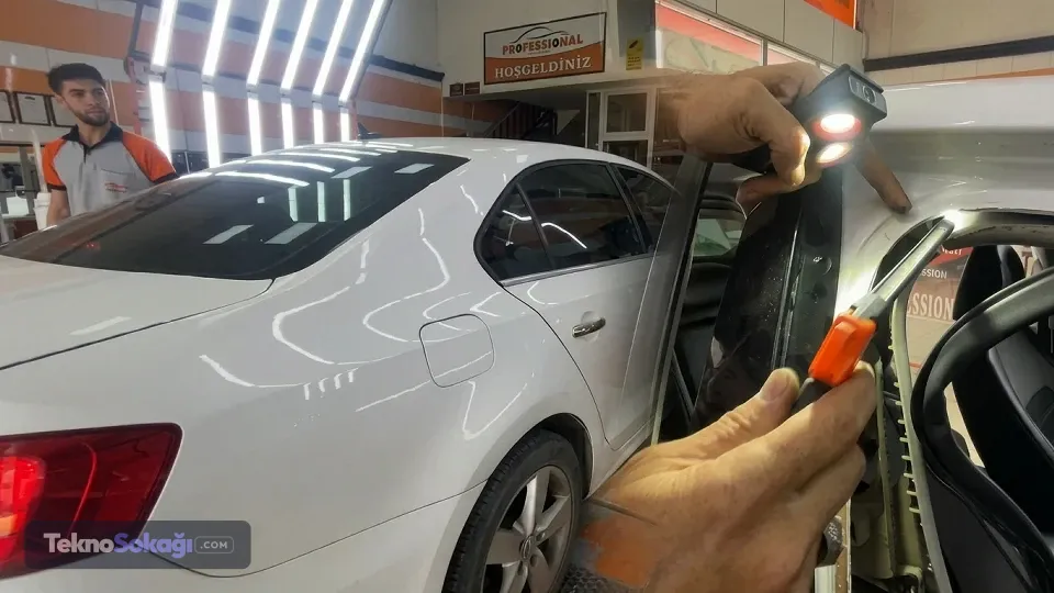 Sanayi sitesinde akılalmaz oyun: Beğendiği arabayı lifte kaldırınca acı gerçek ortaya çıktı... Önü başka arkası başka