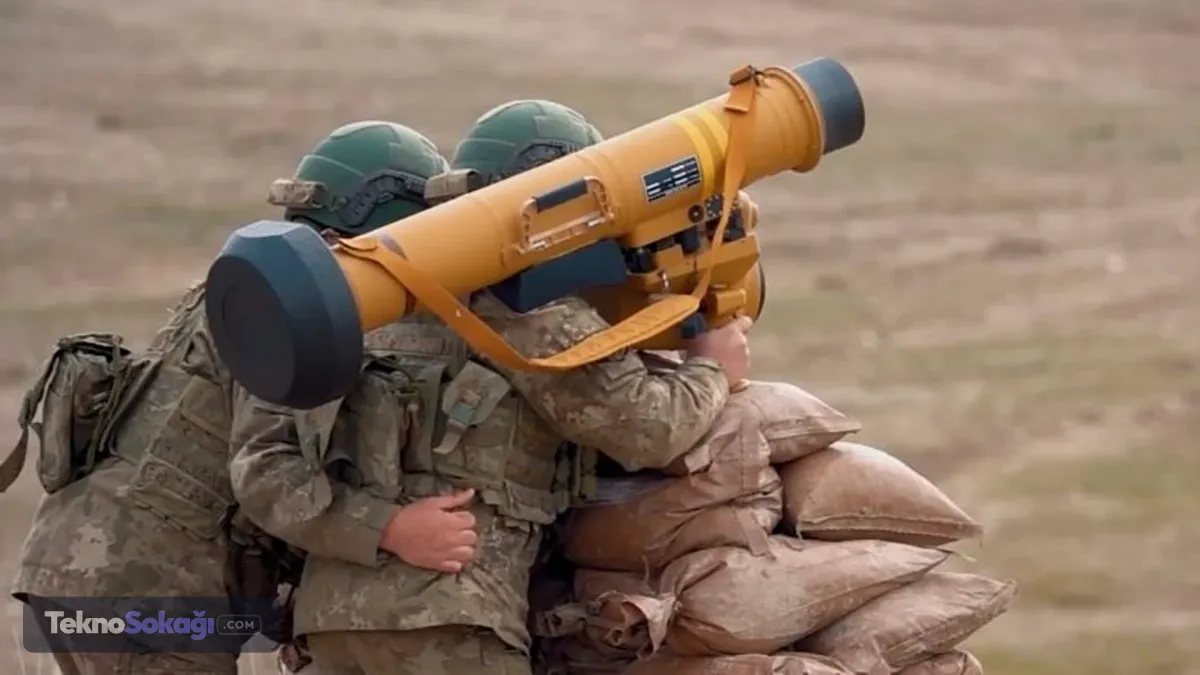 KARAOK'un en ölümcül özelliklerinden biri ise farklı vuruş modları. Doğrudan vuruş ve yakın mesafe angajmanının yanı sıra, modern ana muharebe tanklarının en zayıf noktası olan tavan zırhını hedef alan 