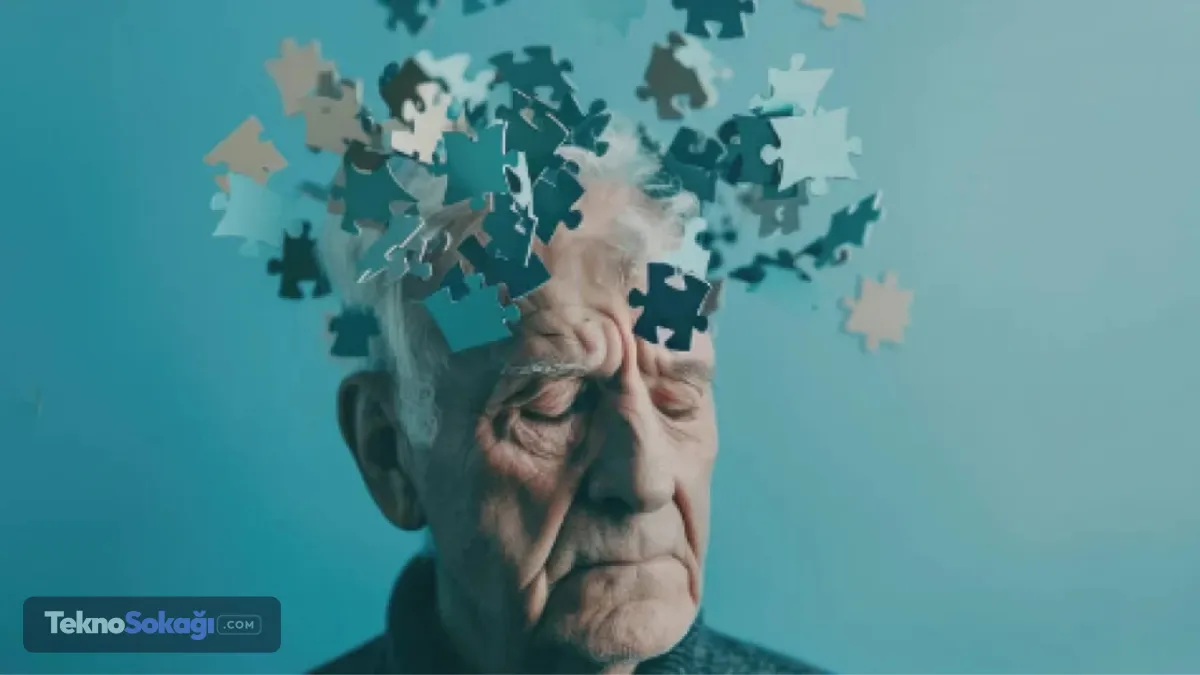 "Retina yaşlanması" beynin aynası olduYapay zeka modellerinin göz muayenelerinde yakaladığı ve Alzheimer geliştirme riski yüksek olan bireylerde ortak olarak görülen yapısal bozukluklar ise şunlar:Retina tabakasındaki kılcal damarlarda belirgin daralmalarMikroskobik düzeyde damar sertleşmesi (skleroz)Göz arkasındaki kılcal damar ağının yoğunluğunda ciddi azalmaGörme sinirlerinde (optik sinir) net olarak saptanan incelmelerBilim insanlarının "retina yaşlanması" adını verdiği bu hücresel yıpranma sürecinin, beyin hücrelerinin ölüm ve yıpranma hızıyla birebir paralel bir seyir izlediği kanıtlandı.