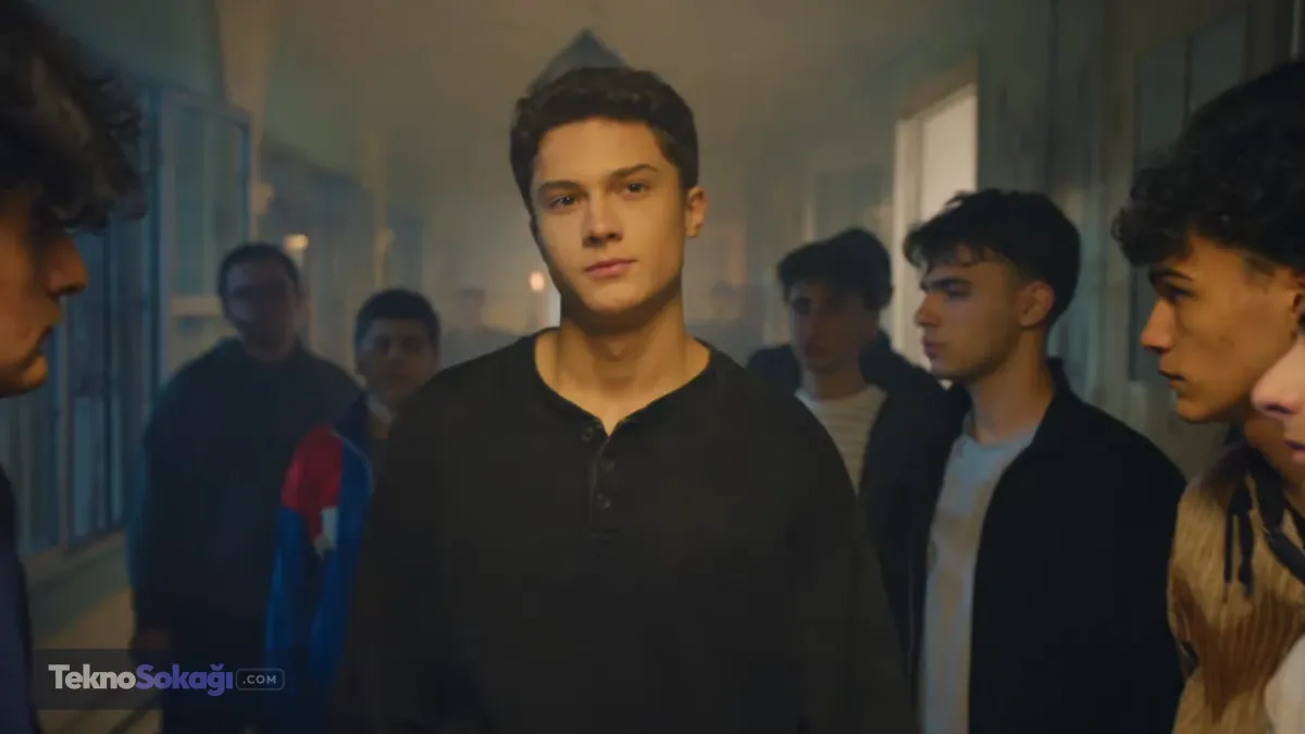 Daha 17 oyuncuları kim?Daha 17'nin oyuncu kadrosunda Çağan Efe Ak, Nesrin Cavadzade, Armağan Oğuz, Ceren Ayruk, Ata Yaşat, Dilara Aksüyek, Helin Elveren, Deniz Ali Cankorur, Berra Ahsen Uslu, Batuhan Mora, Ahmetcan Özet, Ezgi Dalgıç, Efe Musa Yurdagelen, Çağdaş Onur Öztürk ve Cemal Toktaş yer alıyor.