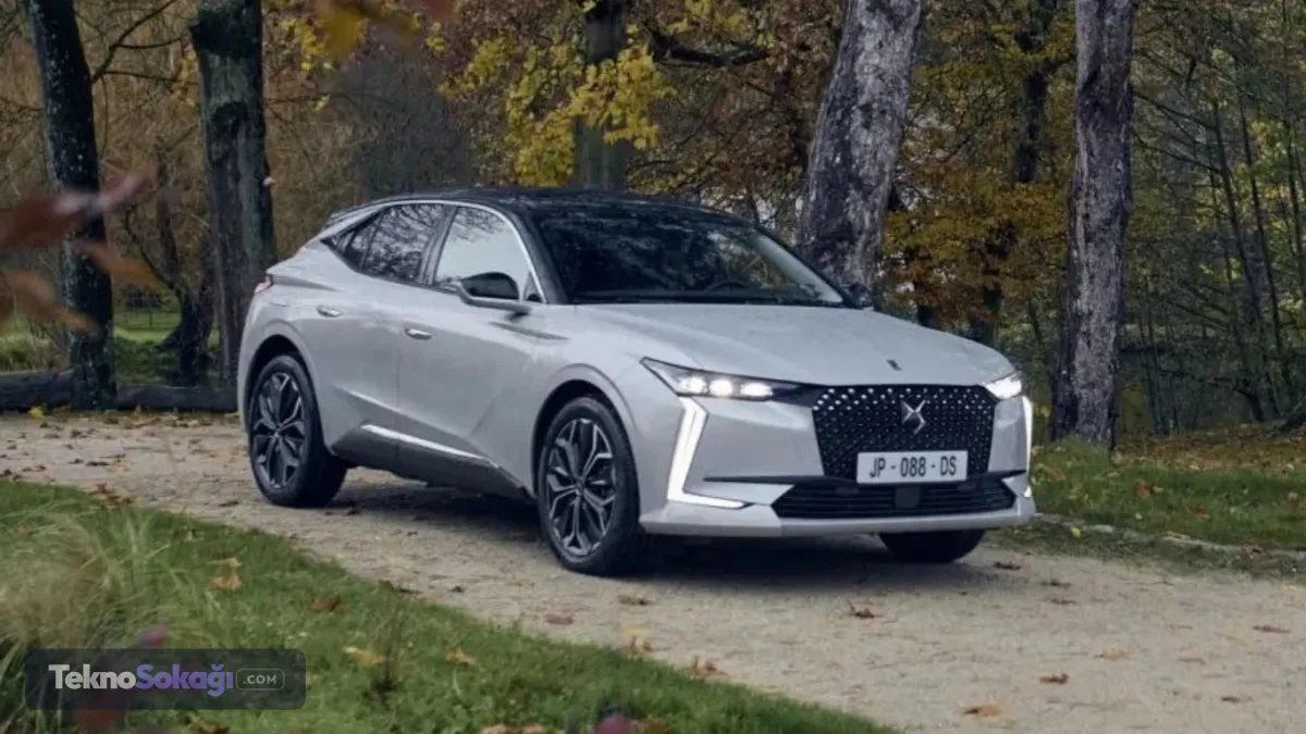 Fransız lüksünü zarafet ve teknolojiyle harmanlayarak otomotiv dünyasında kendine has bir hayran kitlesi oluşturan DS Automobiles, Haziran 2026 dönemine ait güncellenmiş tavsiye edilen anahtar teslim fiyat listesini otomobil tutkunlarının beğenisine sundu.