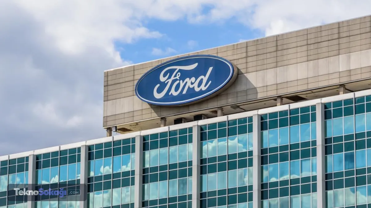 Tam 419 bin 967 araç fabrikaya geri çağrılıyorFord Motor Company, üretim bantlarından çıkan 419 bin 967 adet aracını emniyet kemerlerinde tespit edilen kronik bir arıza nedeniyle acilen servislere geri çağırdığını duyurdu. Fabrikasyon hatasından kaynaklanan bu durumun, araç içi güvenlik standartlarını ciddi şekilde ihlal ettiği belirtildi.