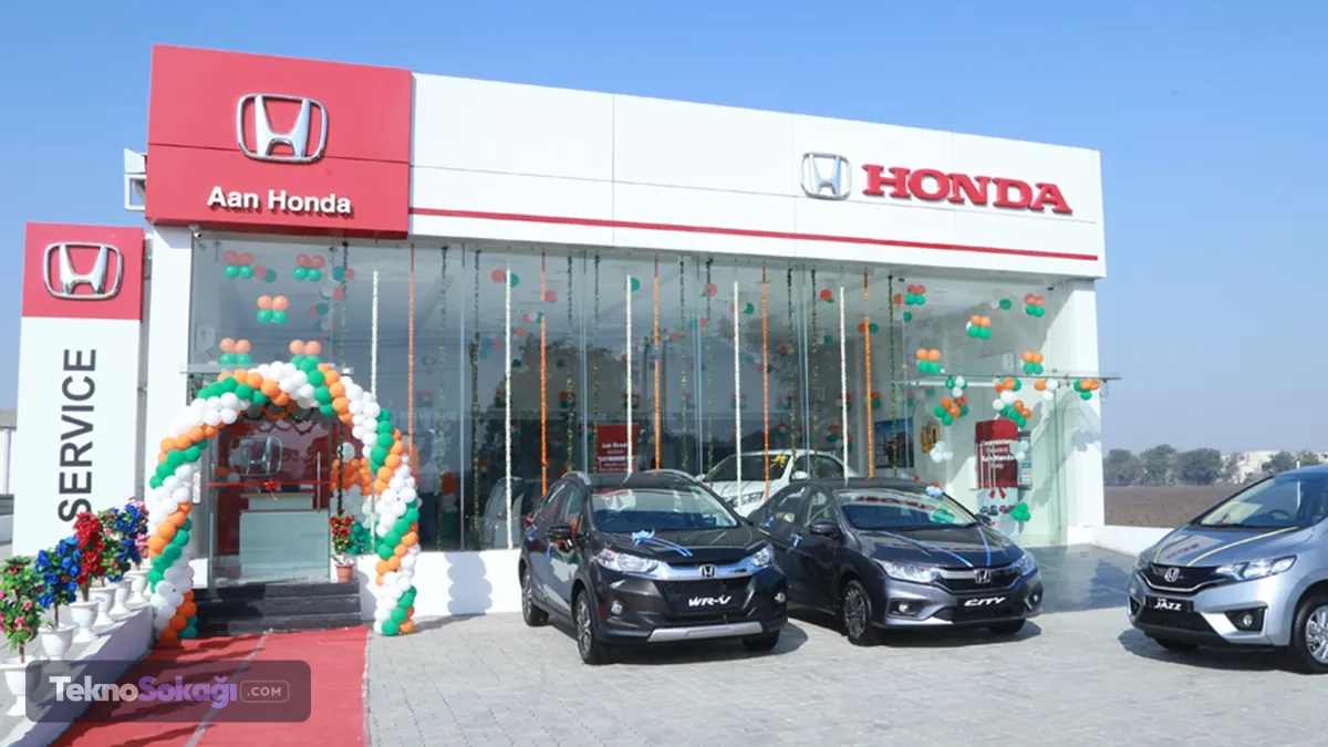 Şirket; dünya genelinde yoğun talep gören N-BOX, FREED, Fit, Step Wagon, N-WGN ve VEZEL’in de aralarında yer aldığı tam 23 farklı popüler modeli için yine bakanlığa kusur bildirimi yapmıştı. Motorun seyir halindeyken aniden durmasına yol açabilecek bu yakıt pompası sorunu için de parça değişim süreçleri yetkili servislerde hız kesmeden devam ediyor.