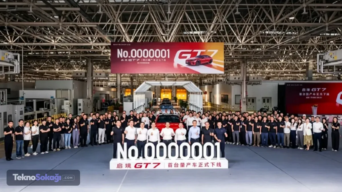 0’dan 100’e 2,98 saniyede çıkıyorÜç motorlu dört çeker versiyonun 0’dan 100 kilometre hıza 2,98 saniyede ulaşabildiği belirtiliyor. Bu performans, GT7’yi yalnızca konfor odaklı değil, hız tarafında da iddialı bir model yapıyor.
