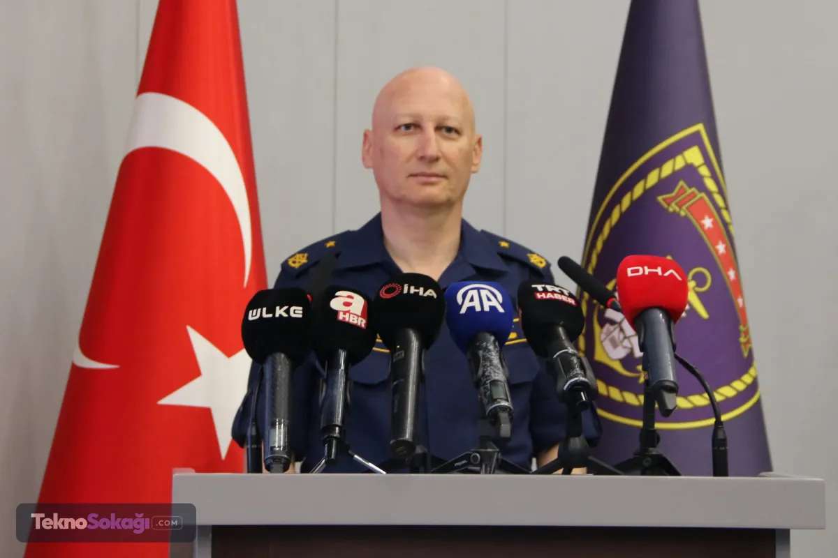 Kocaeli’nin Gölcük ilçesindeki Donanma Komutanlığı Deniz Harp Merkezi Komutanlığı’nda düzenlenen bilgilendirme toplantısında, Denizkurdu-II/2026 Tatbikatı’nın kapsamı ve hedefleri paylaşıldı.
