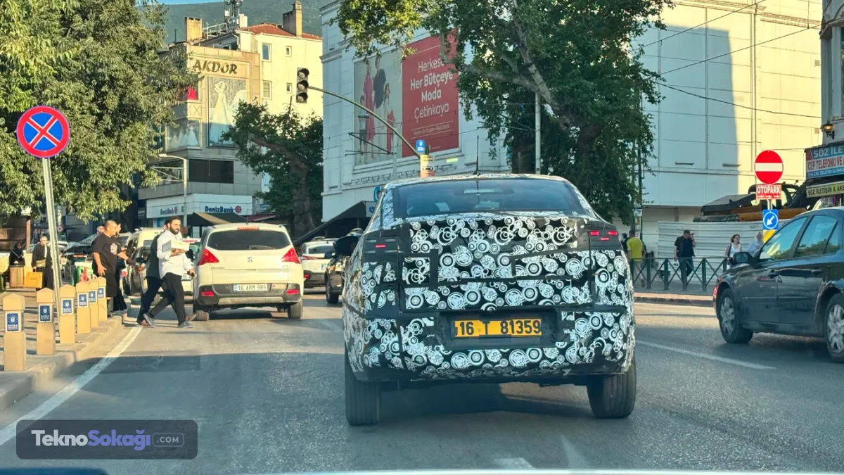 7 kişilik versiyonu da gelecekYaklaşık 4,4-4,5 metre uzunluğa sahip olması beklenen Grizzly'nin, Renault/Dacia Duster ve Skoda Kamiq gibi modellerle rekabet etmesi hedefleniyor. Modelin en dikkat çeken özelliklerinden biri ise opsiyonel olarak sunulacak 7 kişilik oturma kapasitesi olacak.