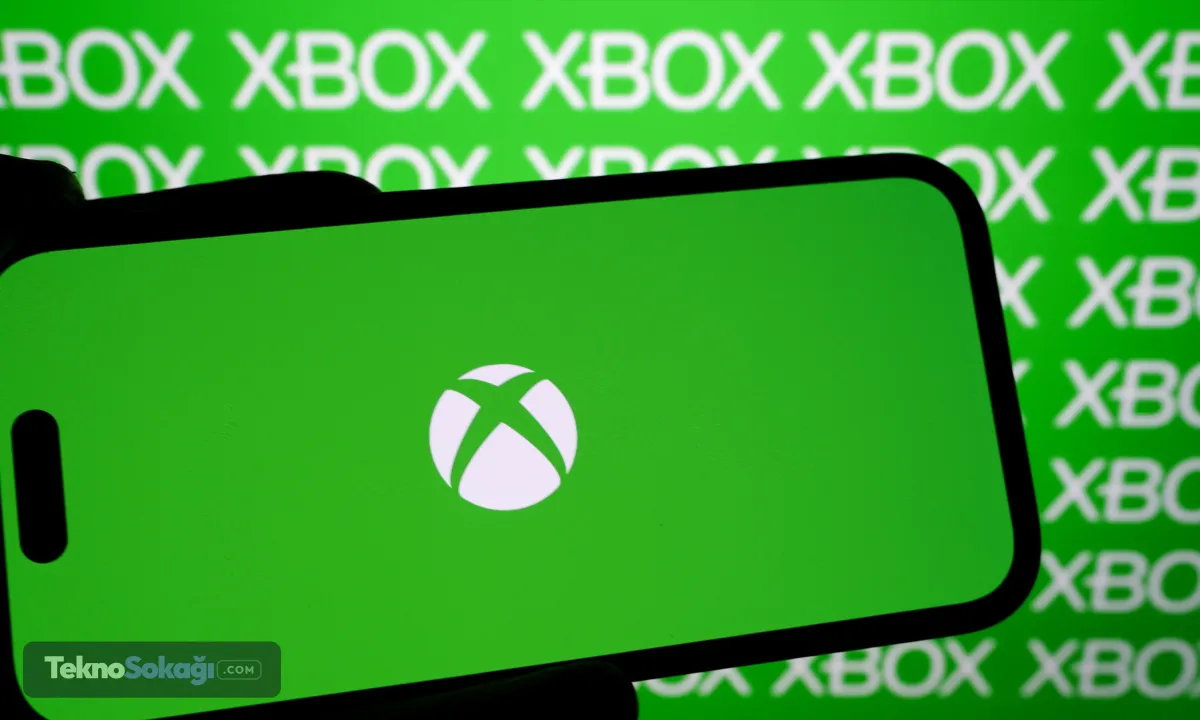 Konsol satışları ve abonelik sistemi çare olmadıXbox'ın son yıllarda düşüş gösteren konsol satışları ve sınırlı sayıda büyük ticari başarı elde eden oyun projesi nedeniyle çok ciddi bir baskı altında kaldığı vurgulanıyor. Şirketin oyun dünyasının geleceği olarak gördüğü abonelik sistemi ve bulut oyun hizmetlerine yaptığı milyarlarca dolarlık yatırımların da, donanım ve donanım sübvansiyonlarından kaynaklanan kayıpları telafi etmekte yetersiz kaldığı değerlendiriliyor.