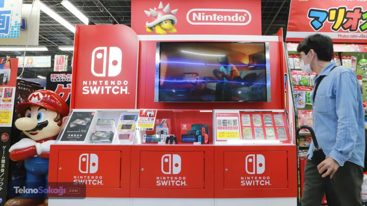 Öte yandan Nintendo, mevcut kullanıcıların hizmetlerden yararlanmaya devam edeceğini açıkladı. Orijinal Switch sahipleri, satın aldıkları dijital oyunlara, Nintendo eShop'a, Nintendo Switch Online aboneliklerine ve diğer çevrim içi hizmetlere herhangi bir kesinti olmadan erişim sağlamayı sürdürecek.