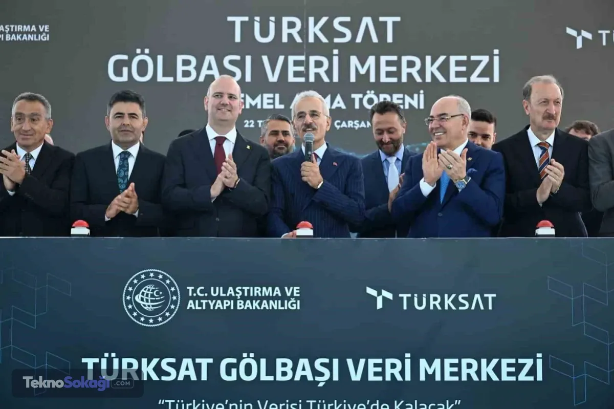 Dünya nüfusunun üçte ikisine ulaşıyoruz! Bakan Uraloğlu uzaydaki dev gücü açıkladı... TÜRKSAT 7A için tarih verildi! Türkiye'nin yeni dijital kalesi Gölbaşı'nda yükseliyor