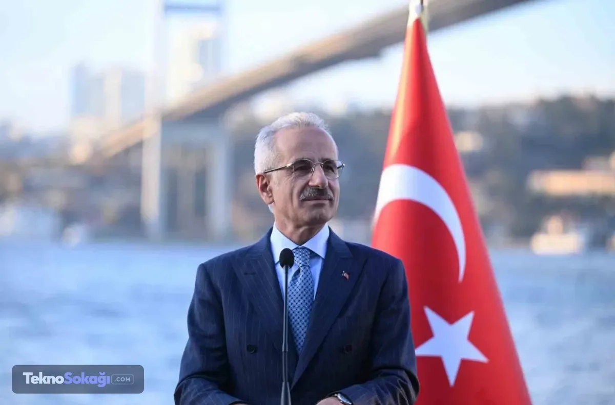 Mavi Vatan'a teknolojik kalkan: Doğu Akdeniz'de gemi trafiğini izleyecek sistem açılıyor! Bakan Uraloğlu duyurdu