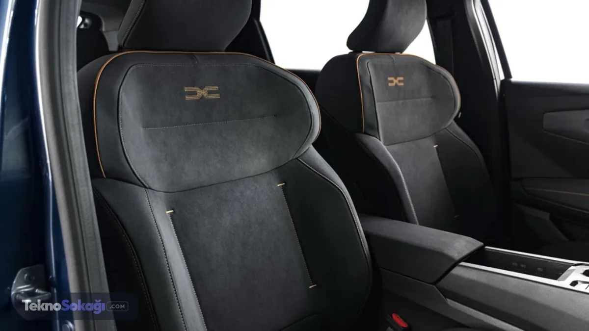 Sportif tasarım ve 20 santimetrelik yerden yükseklikYeni Dacia Striker, 4,62 metre uzunluğa sahip. 4x4 versiyonunda yerden yüksekliği 20 santimetreye ulaşan model, 1,53 metrelik yüksekliği sayesinde markanın Bigster modeline göre daha sportif ve dinamik bir görünüm sunuyor. Keskin gövde hatları, yeni nesil LED aydınlatmalar ve pikselli ön ızgara tasarımı modelin öne çıkan detayları arasında yer alıyor.