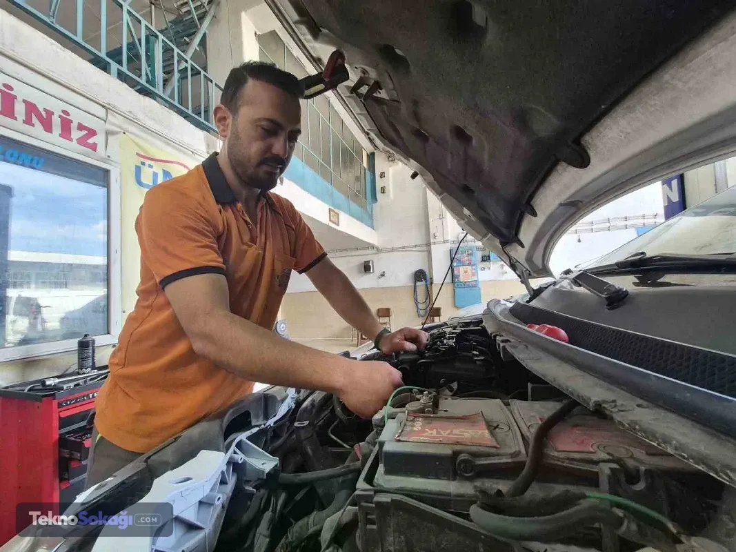 Uzun yola çıkacak sürücüler dikkat: Ustası uyardı, yapmayan yolda kalıyor!