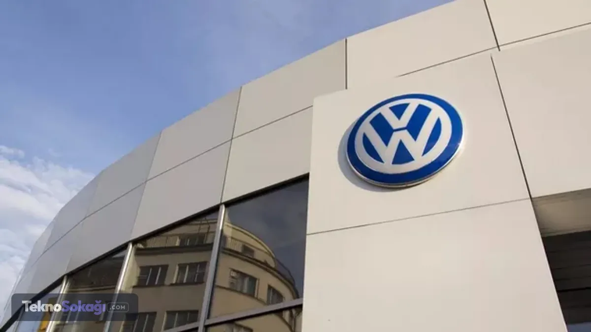 Üretim Doğu Avrupa'ya kayabilirHaberde, Volkswagen'in düşük maliyet stratejisi kapsamında üretimin bir bölümünü iş gücü maliyetlerinin daha düşük olduğu Doğu Avrupa ülkelerine taşımayı planladığı belirtildi.Kapatılması planlanan tesislerin ise savunma sanayi şirketlerine satılmasının değerlendirildiği öne sürüldü.