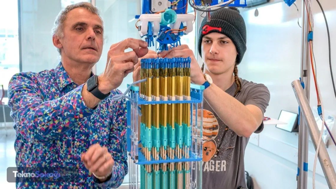 3D yazıcıya rakip olabilecek makine iplikten katı nesneler üretiyor