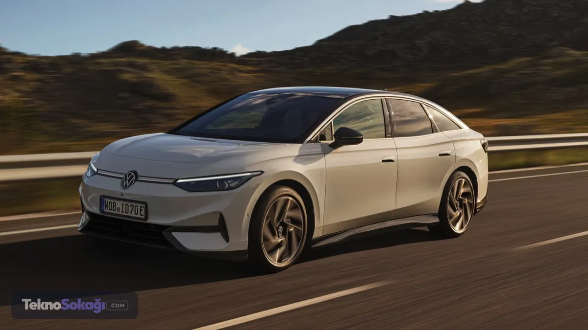 VOLKSWAGEN ID.7 PRO SVolkswagen ID.7 Pro S, markanın uzun menzil odaklı elektrikli otomobilleri arasında bulunuyor. Versiyona göre değişen verilere göre modelin menzili yaklaşık 700 kilometre bandına yaklaşırken, bazı açıklanan teknik değerlerde daha yüksek WLTP sonuçları da dikkat çekiyor.Geniş iç hacmi ve uzun yol kullanımına uygun yapısıyla ID.7, elektrikli sedan pazarındaki güçlü alternatiflerden biri olarak öne çıkıyor.