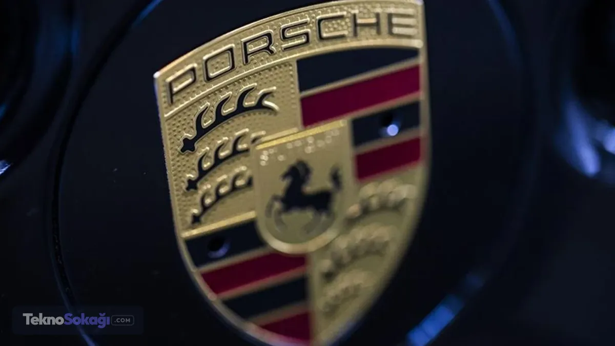 Stuttgart merkezli Porsche'den yapılan açıklamada, iki kurum arasında satış sözleşmesinin imzalandığı, sürecin gelecek aylarda tamamlanmasının beklendiği belirtildi.