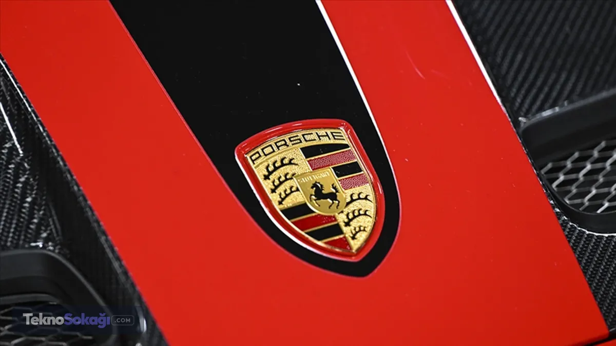 Porsche, söz konusu stratejik satışla birlikte "Sportwagenschmiede35" adı verilen gelecek vizyonu kapsamında tamamen kendi çekirdek işine odaklanmayı hedefliyor.