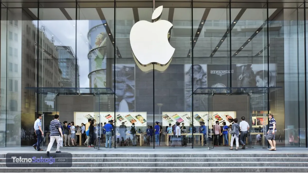 Artık destek alamayacaklarAlınan kararla cihazları kullanmaya devam eden kullanıcılar için önemli bir değişiklik yaşandı. iPhone X ve 2018 model 15 inç MacBook Pro sahipleri cihazlarında meydana gelebilecek donanım arızaları nedeniyle Apple Store'lar veya Apple yetkili servislerinden resmi donanım onarımı ve yedek parça desteği alamayacak.