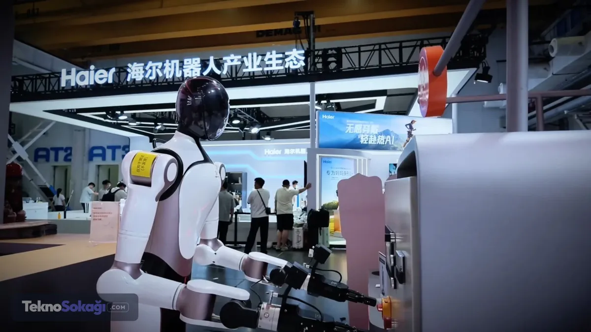 Dokunarak nesneleri tanıyabilecekRealMan, robotların hassas manipülasyon yeteneklerini geliştirmek amacıyla dokunsal sensör teknolojileri geliştiren PaXini ile de iş birliği yaptı.Entegrasyon kapsamında şirketin RM75 model 7 serbestlik dereceli robotik kolu, çok boyutlu kuvvet ve dokunsal algılama sistemleriyle donatıldı.Robotik kolda ayrıca 6 eksenli kuvvet sensörü ve eklem tork sensörleri kullanıldı.Bu sistem sayesinde robotların temas sırasında uygulanan kuvvetleri daha hassas biçimde algılaması ve farklı nesneleri kavrama sırasında kuvveti buna göre ayarlaması hedefleniyor.Teknolojinin özellikle insanlarla robotların aynı ortamda çalıştığı uygulamalarda güvenliği artırması ve hassas nesnelerin zarar görmeden taşınmasına yardımcı olması bekleniyor.RealMan'in 2026 hedefi, insansı robotların yalnızca teknoloji gösterilerinde kullanılan sistemler olmaktan çıkarılarak gerçek ticari operasyonların bir parçası haline gelmesine yönelik çalışmaların hız kazandığını gösteriyor.