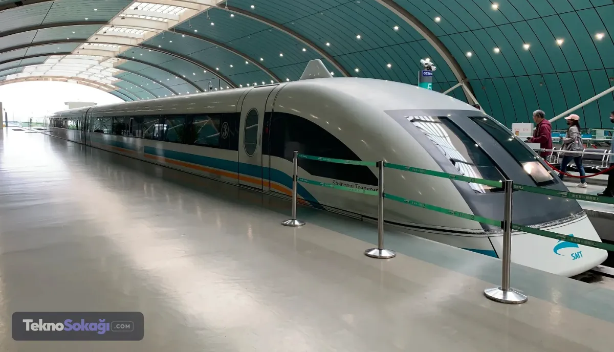 Çin’in maglev treni 5,3 saniyede 800 km/s hıza ulaştı
