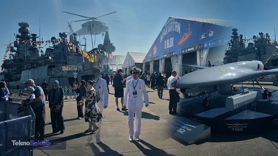 Denizlerin gururu sahneye çıktı! TEKNOFEST Mavi Vatan kapılarını açtı: TCG Anadolu ve Bayraktar TB3 Gölcük’te