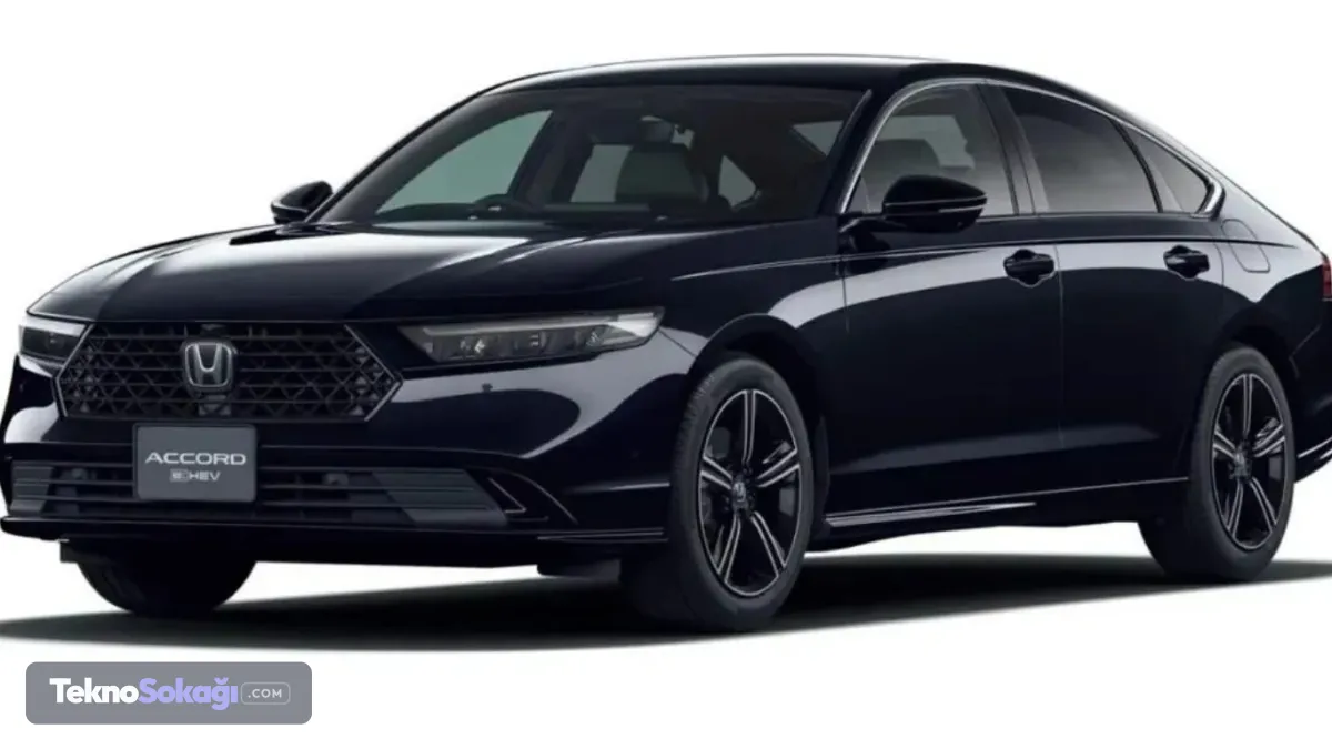 Honda, SUV modellerin yükselişine rağmen sedan sınıfındaki iddialı modeli Accord'u güncellemeyi sürdürüyor. Japonya'da tanıtılan 2027 Honda Accord, tasarımındaki ince dokunuşların yanı sıra gelişmiş sürüş destek teknolojileriyle dikkat çekti.
