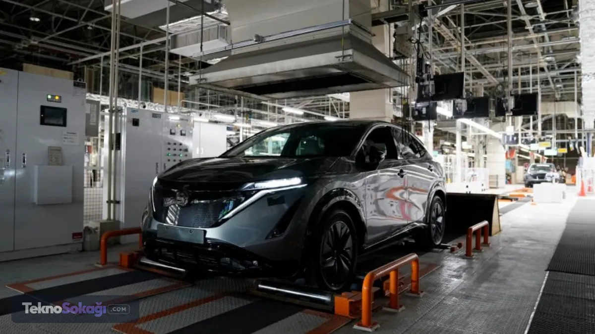 Nissan ve Honda, yeni nesil araç teknolojileri geliştirmek amacıyla stratejik iş birliğine gitti. Ortaklık kapsamında şirketlerin, yazılım tabanlı araçlarda kullanılacak elektronik kontrol üniteleri, araç içi işletim sistemleri ve ara yazılım bileşenlerini ortaklaştırması planlanıyor.