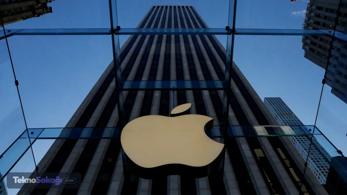 iOS'ta geliştirici beta sürümünün yayınlanmasının ardından gözler genel beta ve final sürümüne çevrildi. Apple'ın yayın takvimine göre iOS 27, önce beta süreciyle test edilecek, ardından tüm uyumlu iPhone modelleri için kullanıma sunulacak. Peki, iOS 27 ne zaman çıkacak? iOS 27 güncellemesi hangi telefonlara gelecek? iOS 27 güncellemesi alacak iPhone modellerin tam listesi.