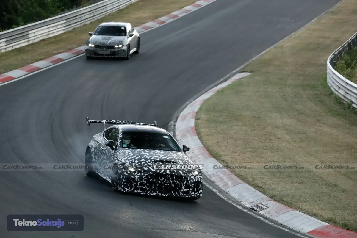 Hafifletilmiş gövdesi ve sert şasi dinamikleriyle modelin efsanevi CLK 63 AMG Black Series ruhunu yeniden canlandırması hedefleniyor.