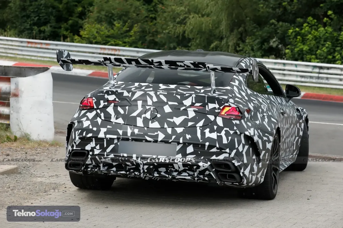 Sınırlı sayıda üretilecek, BMW M4'e rakip olacakÜretim bandına 2027 yılından önce çıkması beklenmeyen CLE 63 Mythos, markanın ultra lüks Mythos koleksiyonu kapsamında sınırlı sayıda üretilerek koleksiyonerlere sunulacak. 