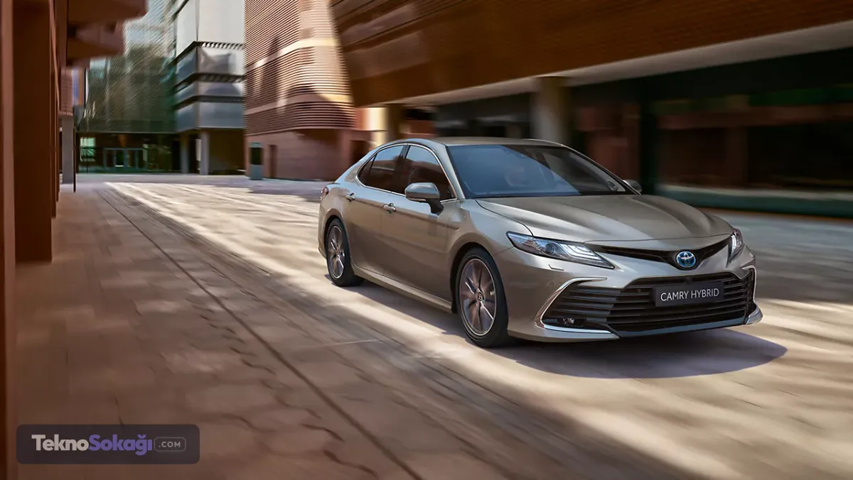 4- TOYOTA CAMRY HYBRIDSessizlik: 4,5 yıldızKonfor: 5 yıldızYakıt: 5 yıldızGüvenilirlik: 5 yıldızUzun yol kullanıcı puanı: 9,4/10