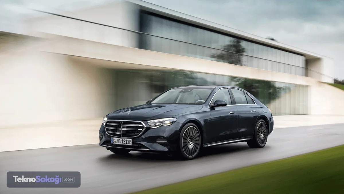 2- MERCEDES E-SERİSİSessizlik: 5 yıldızKonfor: 5 yıldızYakıt: 4 yıldızGüvenilirlik: 4 yıldızUzun yol kullanıcı puanı: 9,5/10
