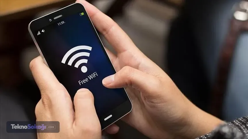 Microsoft, özellikle otel ve konaklama tesislerindeki misafir Wi-Fi ağlarının geniş çapta ele geçirildiğini ve bu faaliyetleri ilk kez mayıs ayında tespit ettiğini duyurdu. Şirket, tehdidi neden üç ay sonra kamuoyuna açıkladığına ilişkin sorulara ise yanıt vermedi.