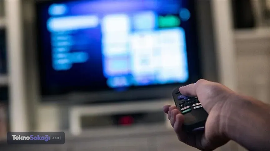 Manuel kanal taraması nasıl yapılacak?Türksat, manuel tarama yapacak kullanıcıların uydu alıcılarına şu frekans bilgilerini girmesi gerektiğini duyurdu:12380 MHz – Dikey (V) Polarizasyon – Sembol Oranı: 27500 – FEC: 3/412423 MHz – Yatay (H) Polarizasyon – Sembol Oranı: 30000 – FEC: 3/4Bu bilgiler girildikten sonra cihaz üzerinden "Şebeke Taraması" seçeneğinin çalıştırılması yeterli olacak.