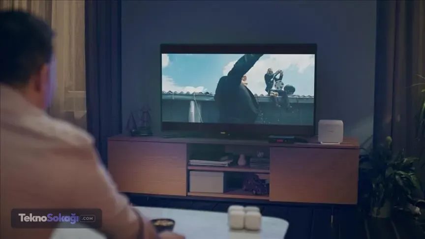 4K yayınlar için de önemli adımTürksat, yeni uyduların daha yüksek sinyal gücü sayesinde yayınların olumsuz hava koşullarından daha az etkileneceğini belirtti. Ayrıca artan kapasiteyle birlikte 4K ve Ultra HD yayınların yaygınlaşmasının da önünün açılması hedefleniyor.Yapılacak geçişle birlikte uydu kapasitesinin daha verimli kullanılması, yayın hizmetlerinin kesintisiz sürdürülmesi ve gelecekte artacak yayın ihtiyaçlarının daha güçlü bir altyapıyla karşılanması amaçlanıyor.