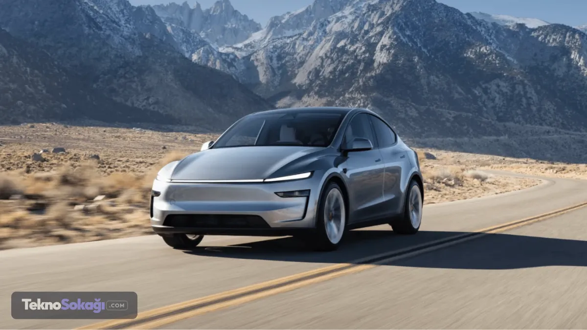 Tesla Model Y Ağustos 2026 fiyatlarıTesla'nın güncel fiyat listesine göre Model Y'nin Türkiye'deki versiyonları ve fiyatları şöyle:Model Y Arkadan Çekiş: 2.474.985 TLModel Y Premium Long Range Arkadan Çekiş: 3.682.800 TLModel Y Premium Long Range Dört Çeker: 4.410.000 TLModel Y Performance Dört Çeker: 4.756.500 TLBöylece Model Y ailesinde giriş seviyesi ile en üst versiyon arasında yaklaşık 2,28 milyon TL fiyat farkı bulunuyor.