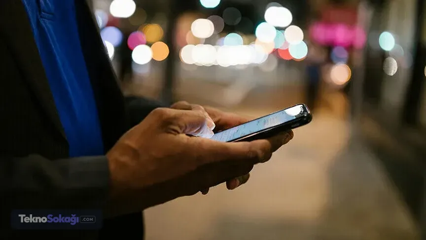 TÜİK Türkiye'nin dijital karnesini açıkladı! İnternet kullanımı rekor kırdı, 10 kişiden 9'unun vazgeçilmez uygulaması