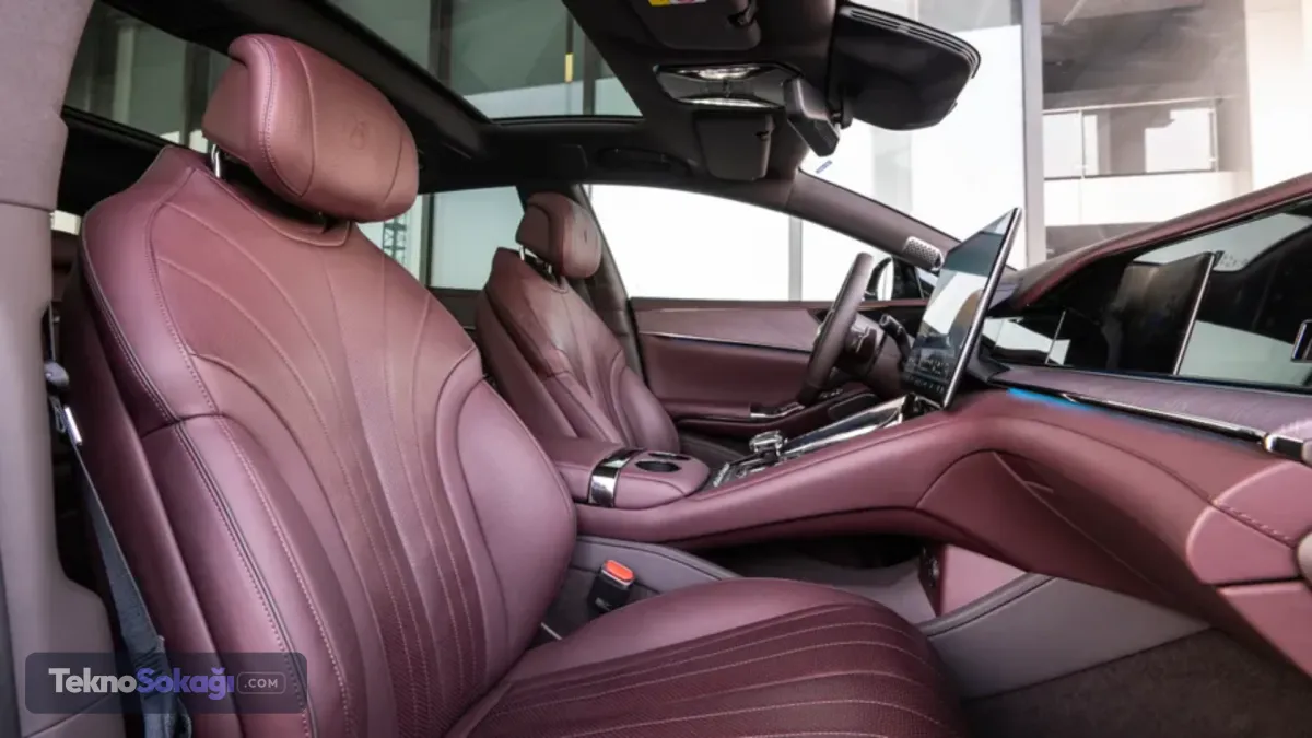 Yeni SUV ile Denza'nın lüks elektrikli araç pazarındaki konumunu güçlendirmesi hedefleniyor.