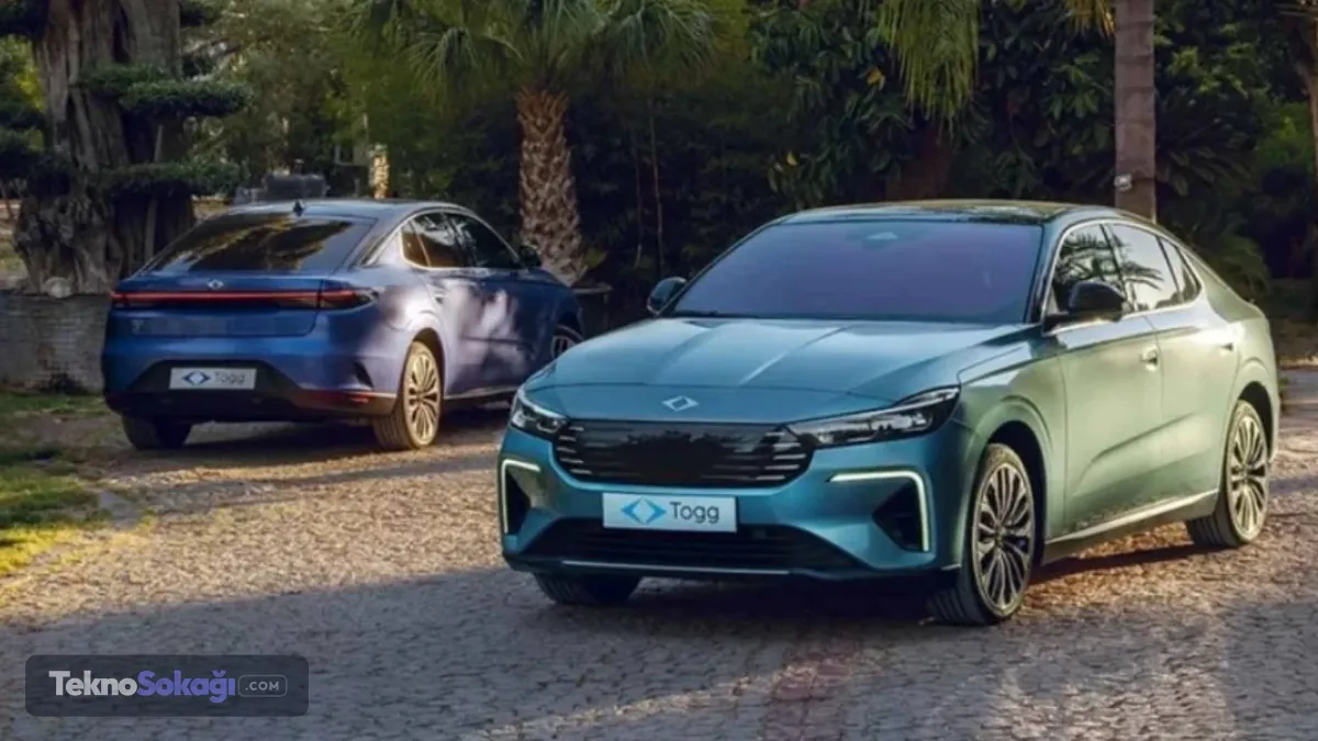 5- Togg T10FTogg'un diğer modeli T10F de en çok satan ilk 5 otomobil arasına girdi. T10F, ağustosta bin 947 adetlik satışla Kia Sportage ile aynı satış rakamına ulaştı ve yüzde 3,16 pay elde etti. Böylece Togg T10X ve T10F'in toplam ağustos satışı 4 bin 886 adede ulaştı.