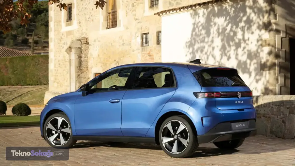Elektrikli GTI de geliyorModel ailesinin performans odaklı versiyonu ID. Polo GTI ise 223 beygir güce sahip olacak.Yaklaşık 39 bin euronun altında bir fiyatla sonbahar döneminde ön satışa açılması planlanan ID. Polo GTI, elektrikli kompakt otomobil pazarında performans odaklı kullanıcıları hedefleyecek.
