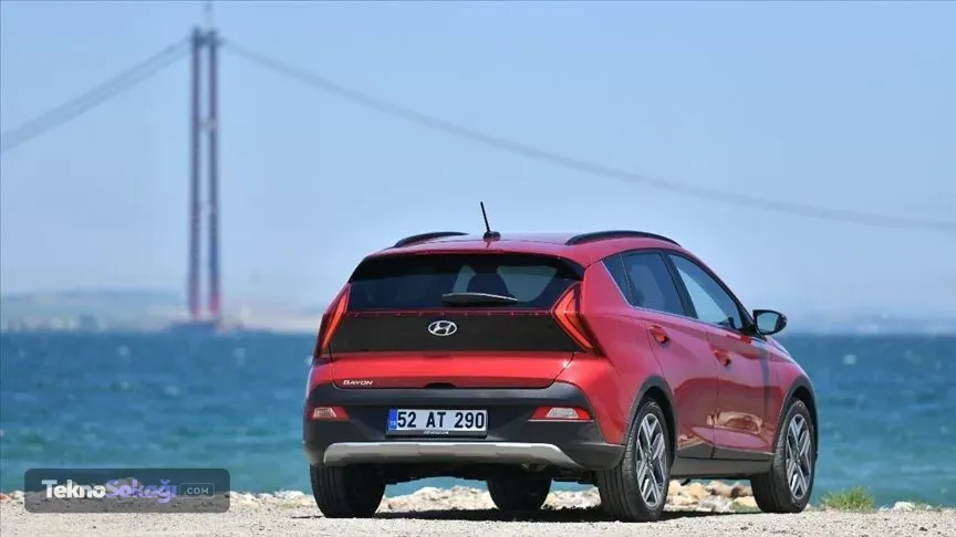 HyundaiKona Hybrid: 1.6 L Benzin | ~1 - 2 kmTucson Hybrid: 1.6 L Benzin | ~1 - 2 km