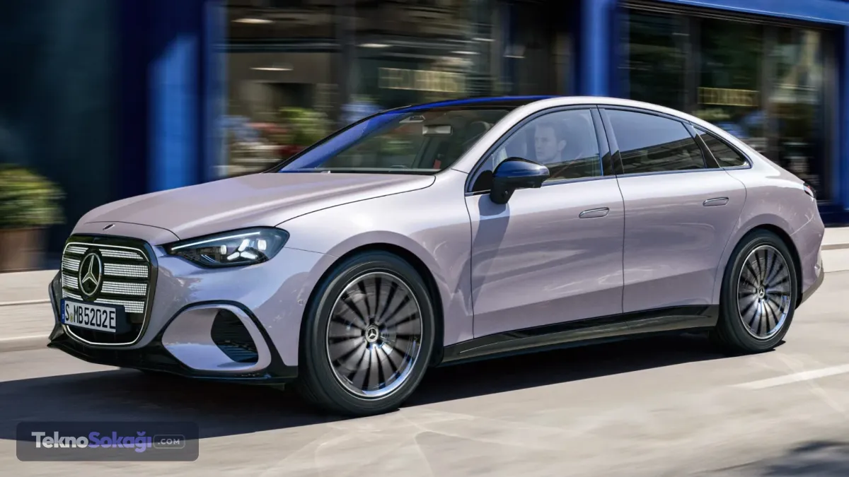 690 kilometreye kadar menzil sunuyorC 300 4Matic'te 85 kWh kullanılabilir kapasiteye sahip batarya bulunuyor.WLTP ölçümlerine göre model tek şarjla 690 kilometreye kadar yol alabiliyor. C 400'de ise 94 kWh'lik batarya ile menzil 762 kilometreye kadar çıkıyor.C 300, 800V elektrik mimarisini kullanıyor ve 320 kW'a kadar DC hızlı şarj desteği sunuyor. Bu sistem sayesinde 10 dakikalık şarjla yaklaşık 290 kilometrelik menzil kazanılabiliyor.C 400'de maksimum şarj gücü 330 kW seviyesinde. Üst versiyon aynı sürede yaklaşık 325 kilometrelik menzil kazanımı sağlıyor.