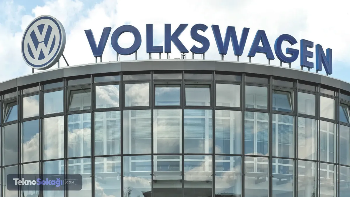 Volkswagen, artan küresel rekabet ve değişen talep nedeniyle maliyetleri düşürmeye hazırlanıyor. Şirket, 2030’a kadar yaklaşık 50 bin pozisyonluk iş gücü düzenlemesini öngörüyor.