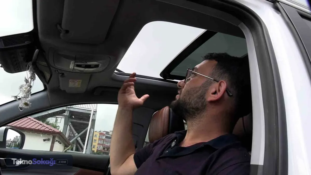 Sorunlar bitmek bilmediGültepe’nin aktardığına göre Chery TIGGO 8 Pro’nun kaputunda yapılan servis kontrolünde boya atmaları doğrulandı ve herhangi bir dış etken tespit edilmedi. Yetkili servis kaputu boyayarak sorun giderildi ancak araç sahibinin değer kaybı talebi konusunda sonuç alınamadı.
