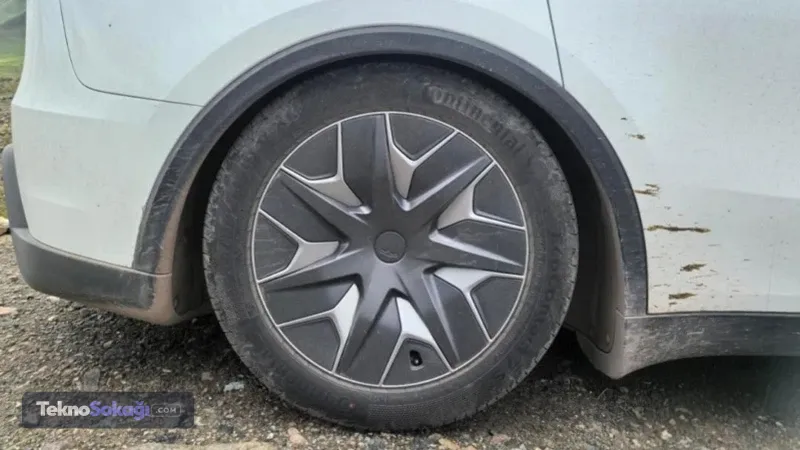 Tesla'dan gizlice kılavuz operasyonu: Şikayetler patlayınca teknik verileri sessiz sedasız düşürdüler