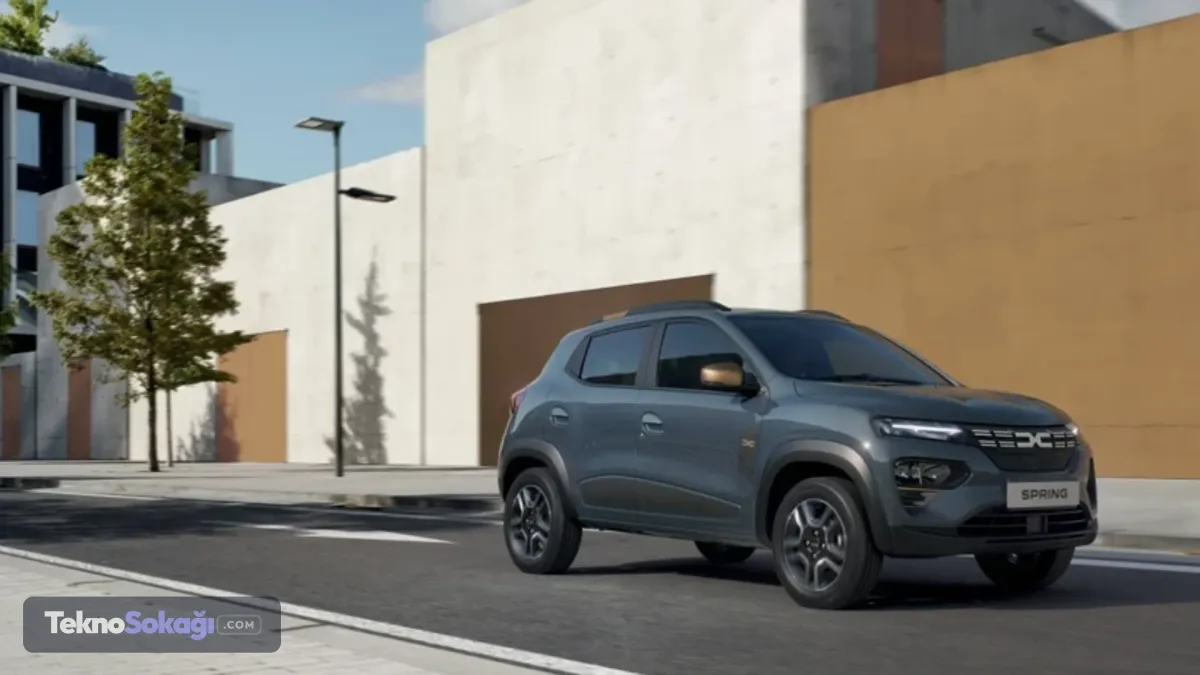 Türkiye otomobil pazarında uygun fiyatlı elektrikli otomobil seçeneklerine bir yenisinin daha eklenmesi bekleniyor. Dacia, elektrikli modeli Spring'i tamamen yenileyerek ikinci neslini satışa hazırlıyor.