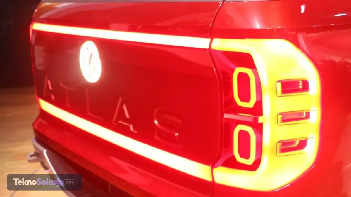 Üretim için Chattanooga fabrikası öne çıkıyorOlası Volkswagen pick-up ve arazi aracı üretimi için Tennessee eyaletindeki Chattanooga fabrikası seçenekler arasında bulunuyor.Tesis, Kuzey Amerika pazarı için geliştirilen yeni nesil modellerin üretimi konusunda şirketin önemli merkezlerinden biri olarak konumlanıyor.Volkswagen'in yeni nesil Atlas Cross Sport dahil bölgesel ürünlerini de bu üretim yapılanması kapsamında değerlendirdiği belirtiliyor.